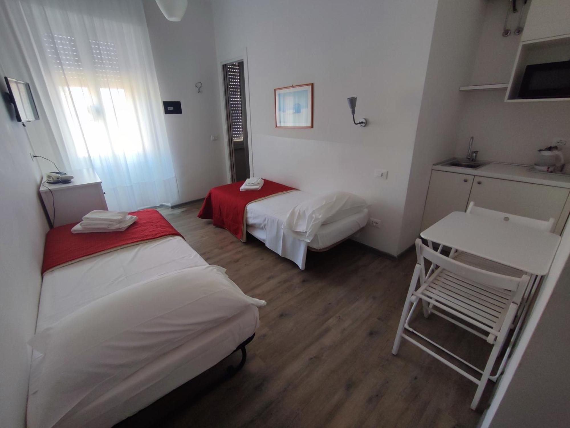 Hotel Tirreno Alassio Kültér fotó